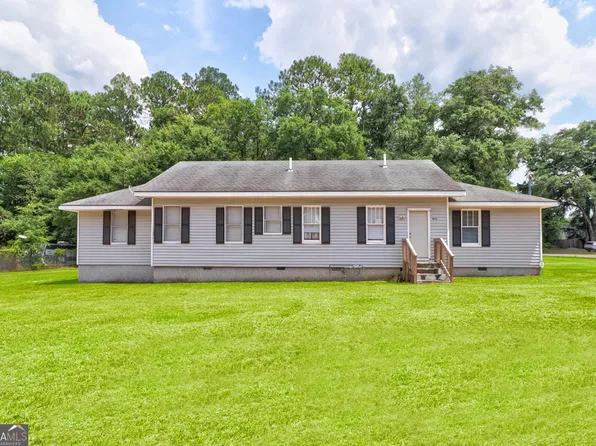 501 E 4th St, Springfield, GA 31329