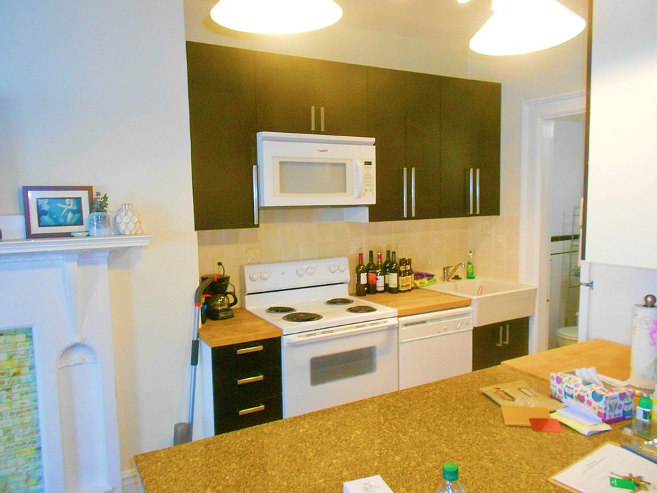 2nd image of 851 Beacon St #5
