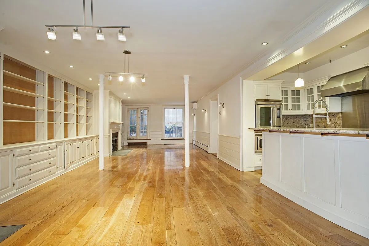 27 West Tenth Street — Photo 3