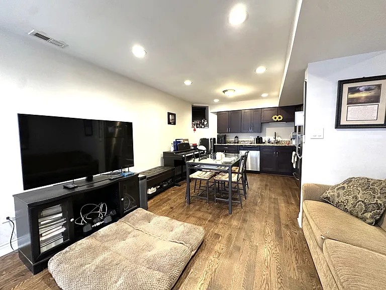 1218 W Diversey Pkwy #G — Photo 4