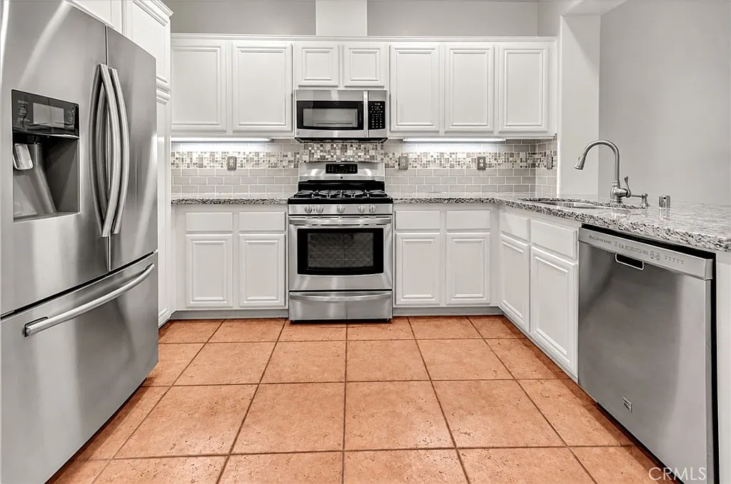 2 bed, 2.5 bath, 1440 sqft, $3,850 — Photo 1