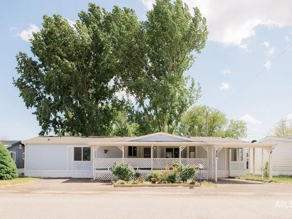 279 E 10th North St N, Mountain Home, ID 83647