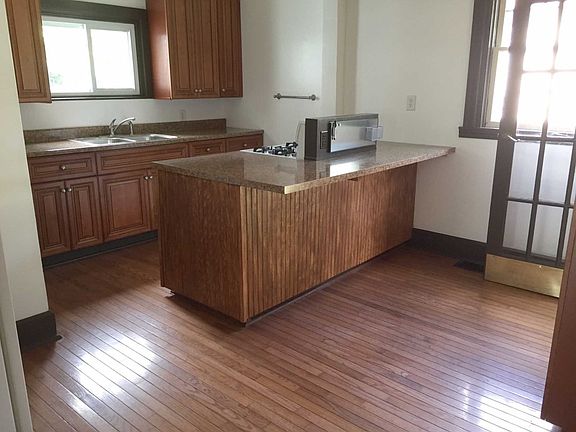 4th image of 509 N Alameda Dr