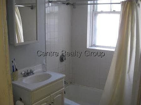 2nd image of 141 Chiswick Rd #6544