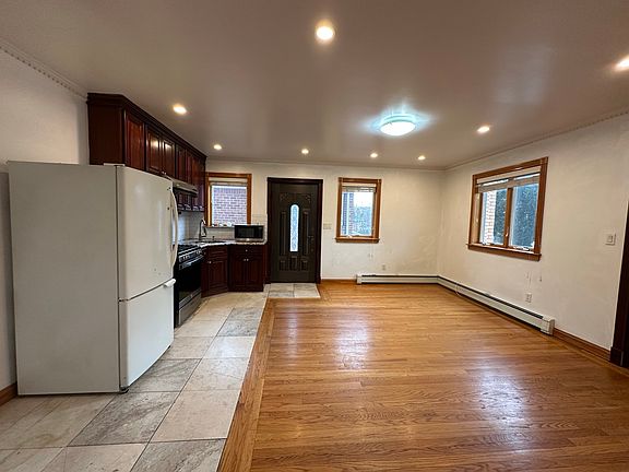 3rd image of 6136 Cloverdale Blvd Floor 1