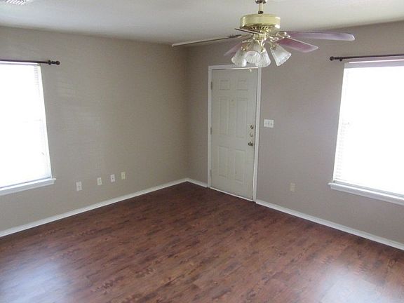 3rd image of 4526 Cole Dr