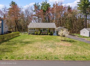 105 Birchwood Dr, Schenectady, NY 12303