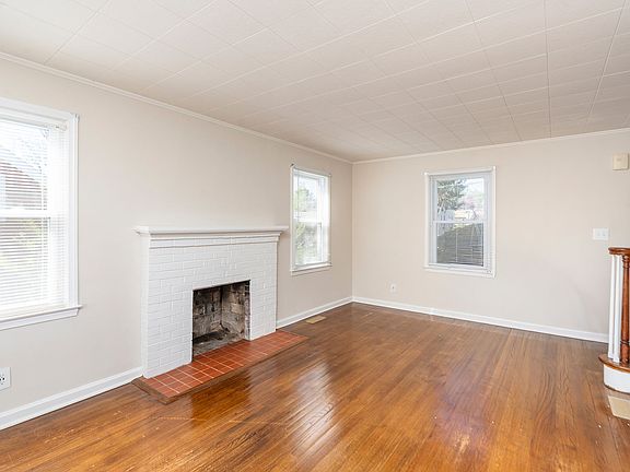 3rd image of 141 River Rd