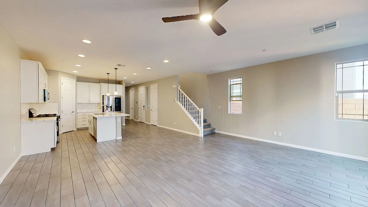 3 bed, 2.5 bath, 2167 sqft, $2,650 — Photo 4