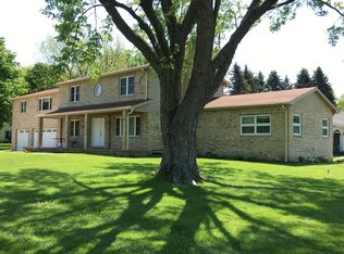 28W281 Lawnmeadow Ln, Naperville, IL 60540