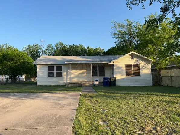 805 N 2nd St, Copperas Cove, TX 76522