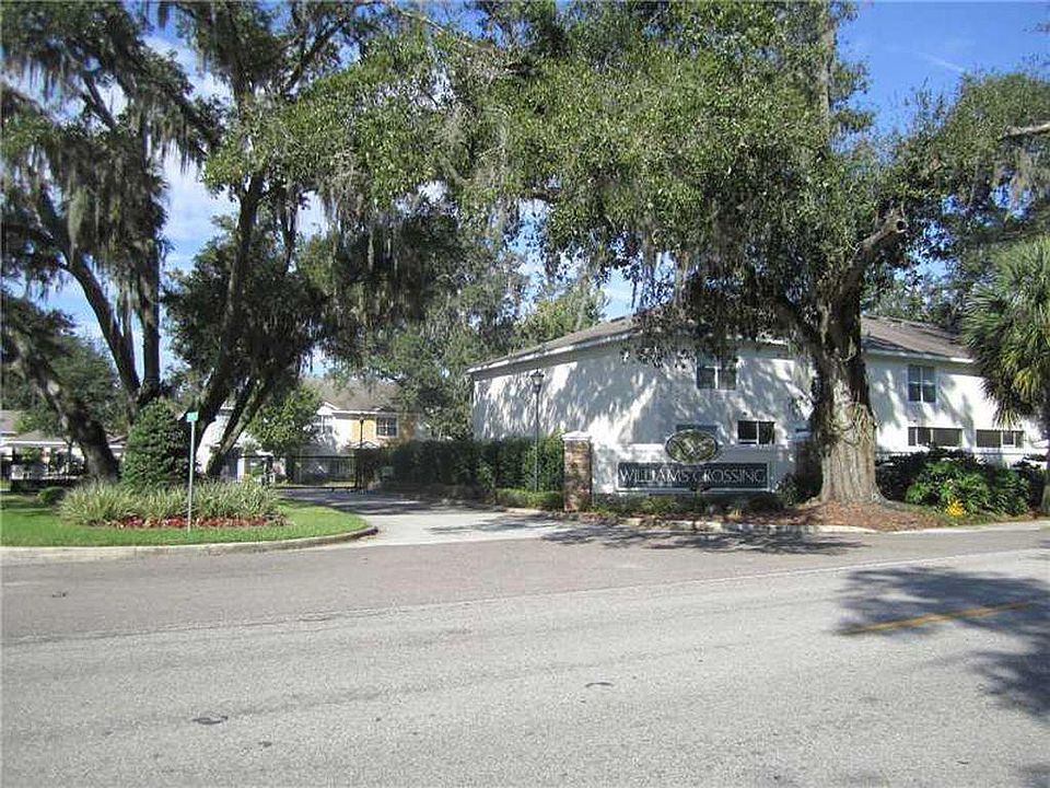 Main Entrance to Williams Crossing "Gated Community"