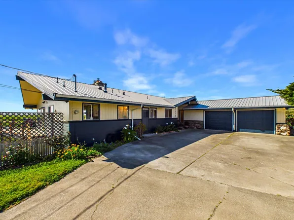 2554 Eel River Dr, Loleta, CA 95551