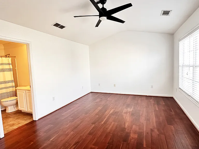 307 Savoy Ct — Photo 24