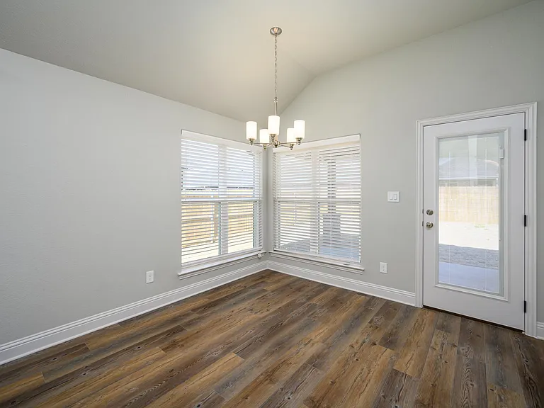 2801 Tulip Dr — Photo 15