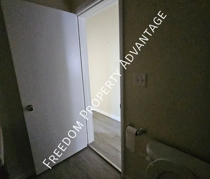 130 Hall Ave #BOTTOM — Photo 26
