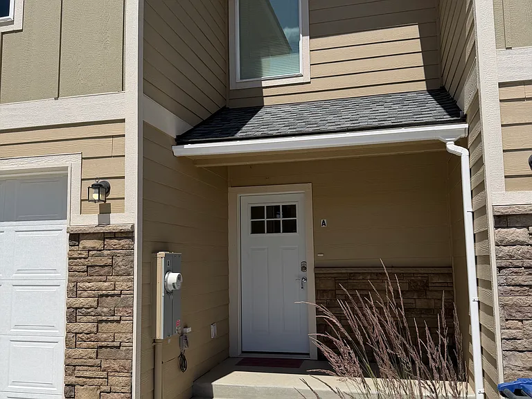 911 W Ted Yao Way #A — Photo 2