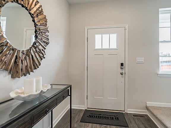 2nd image of 1103 Meadowlark Dr #10