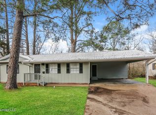 1060 Deryll St, Jackson, MS 39212