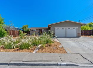81 Arlington Dr, Petaluma, CA 94952