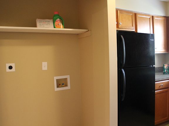 5th image of 301 Trafalgar Sq APT 10