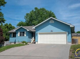 203 Snyder Dr, Saint George, KS 66535