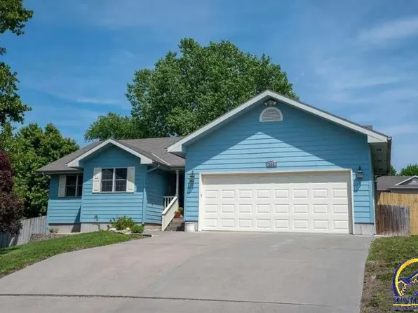 203 Snyder Dr, Saint George, KS 66535