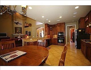 5th image of 1605 NE Chapel Hill Dr