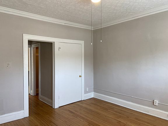 3rd image of 1326 W 116th St #1