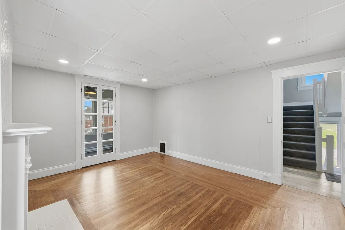 344 Helen St Unit 2 — Photo 3