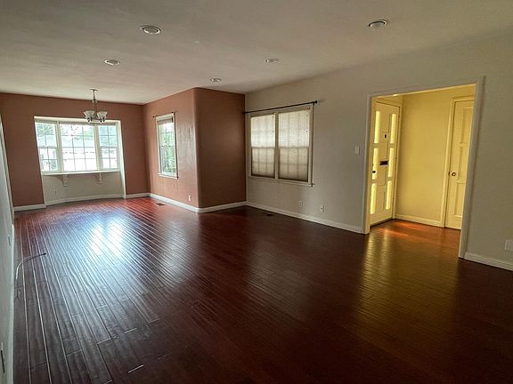 3rd image of 10769 Freer St