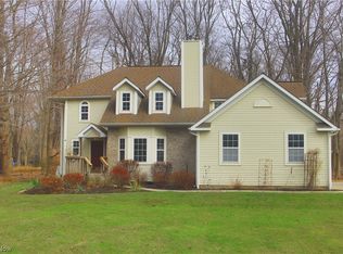 2221 River Rd, Willoughby Hills, OH 44094