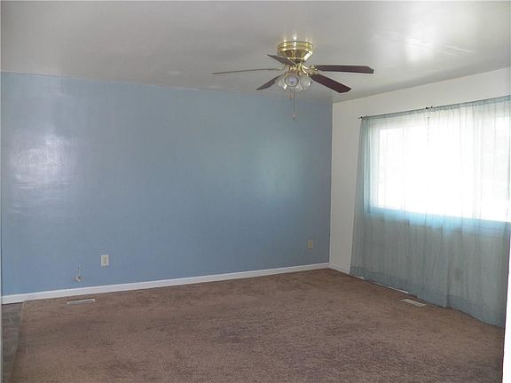 3rd image of 1611 Catalpa Pl