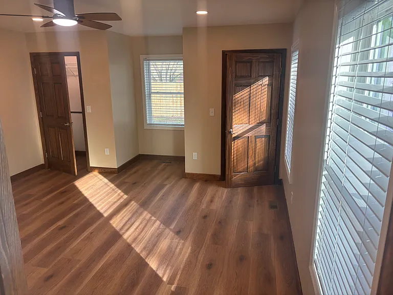 3903 Fairlawn Ct — Photo 6