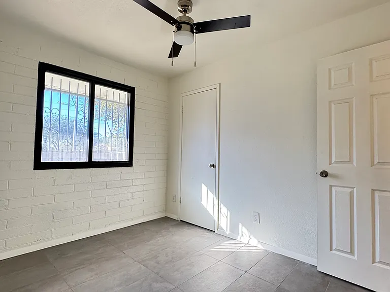 1809 S 7th Ave — Photo 8