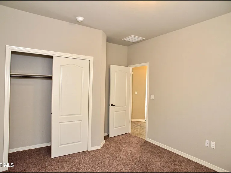 2120 Thomas Lackland St — Photo 27