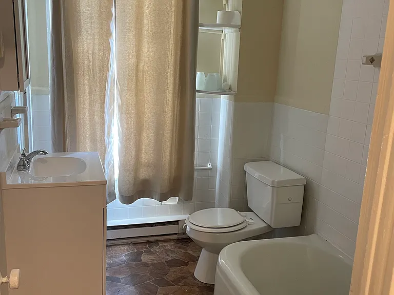 811 N 5th St #2 — Photo 8