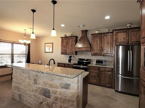 2nd image of 709 Mary Lee Ln