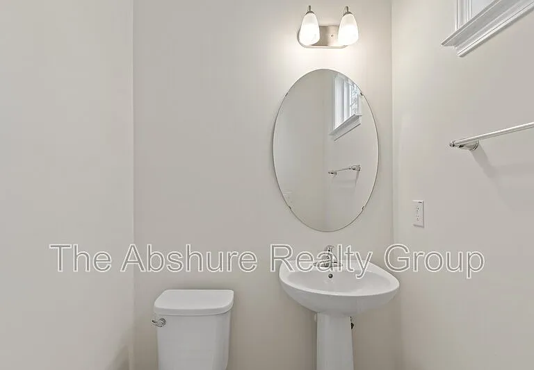 404 Avery Glenn Way — Photo 8