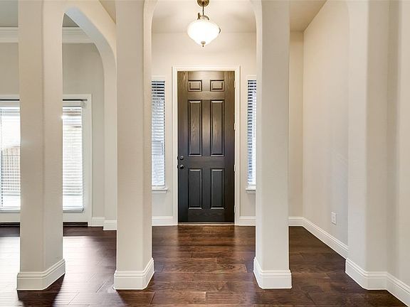 4th image of 812 Brookstone Ct