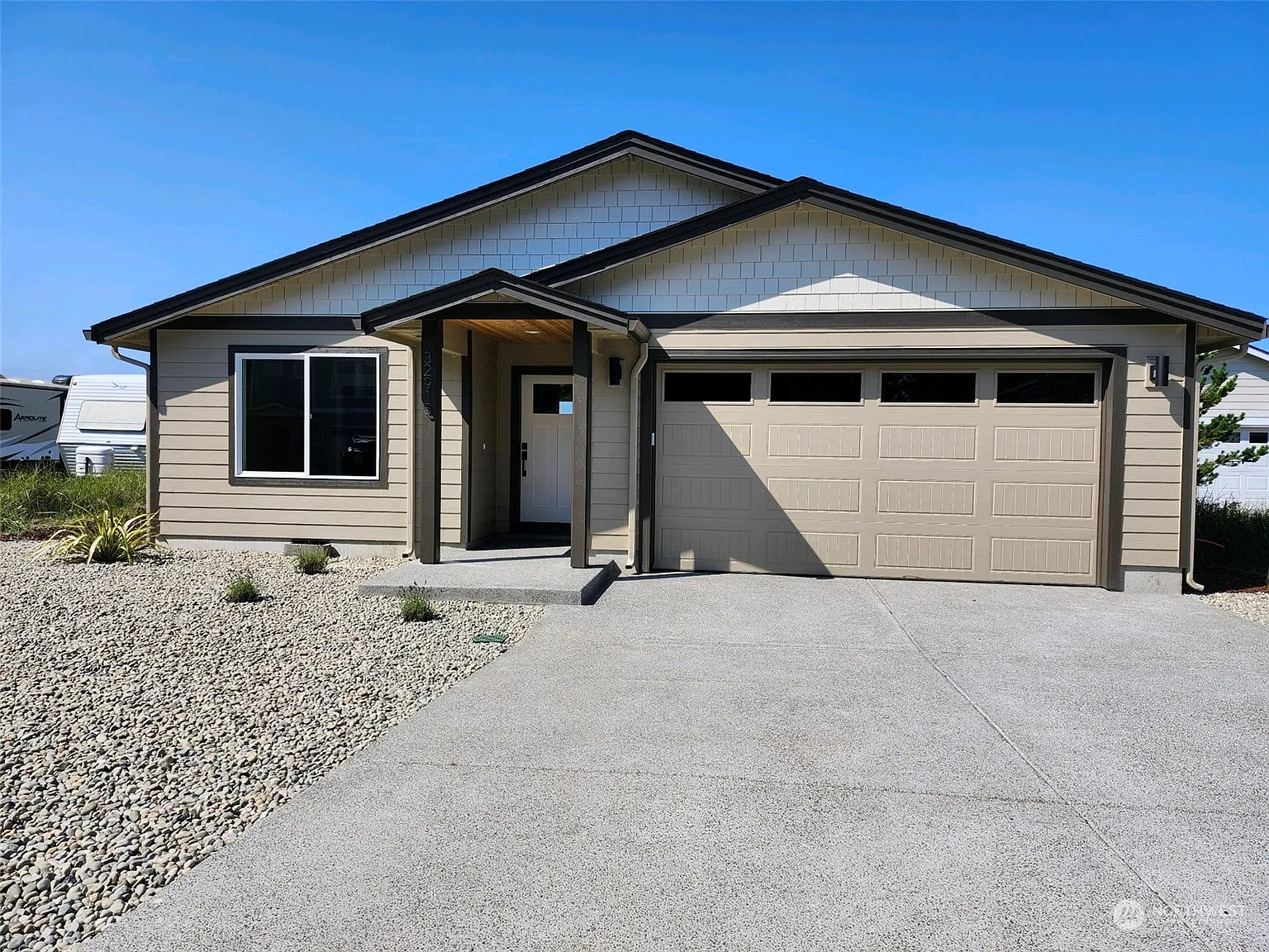 32915 J Place photo 1