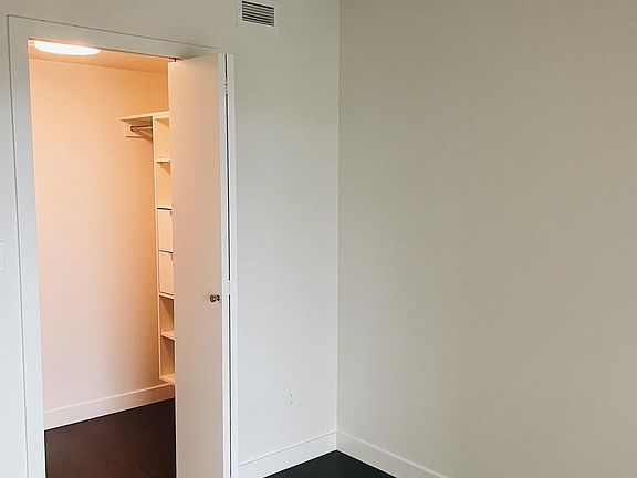 5th image of 13696 100th Ave #1811