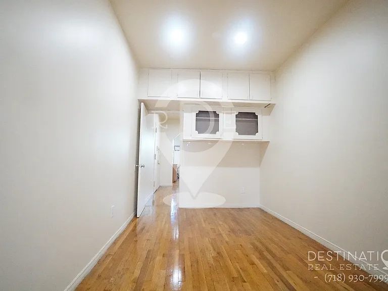 72 Nelson St #2R — Photo 14