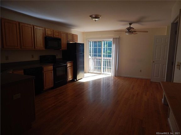2nd image of 199 E Woodland St #202