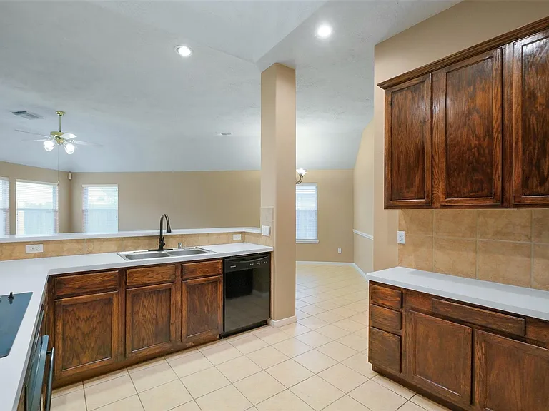 2610 Easton Springs Ct — Photo 10