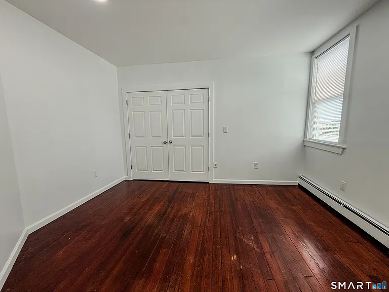 18 Bank St — Photo 11