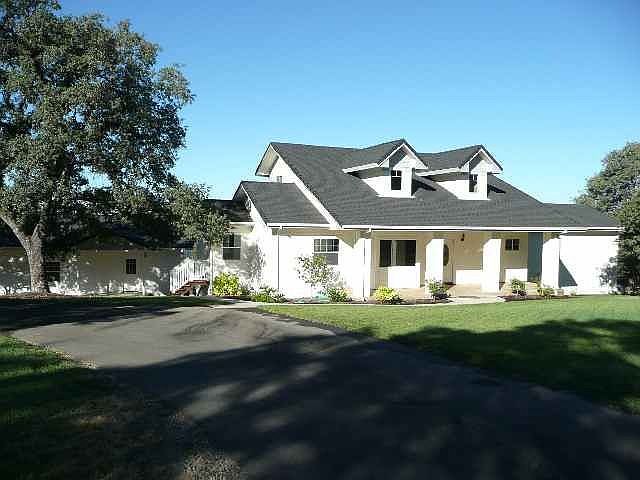 Elegant Living in the Foothills