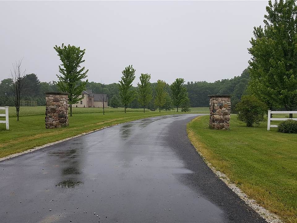 2nd image of Lambsdowne Ln Lot 1
