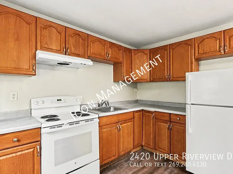 2420 Upper Riverview Dr — Photo 11