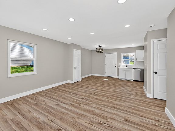 2nd image of 10128 Sturgeon Ln